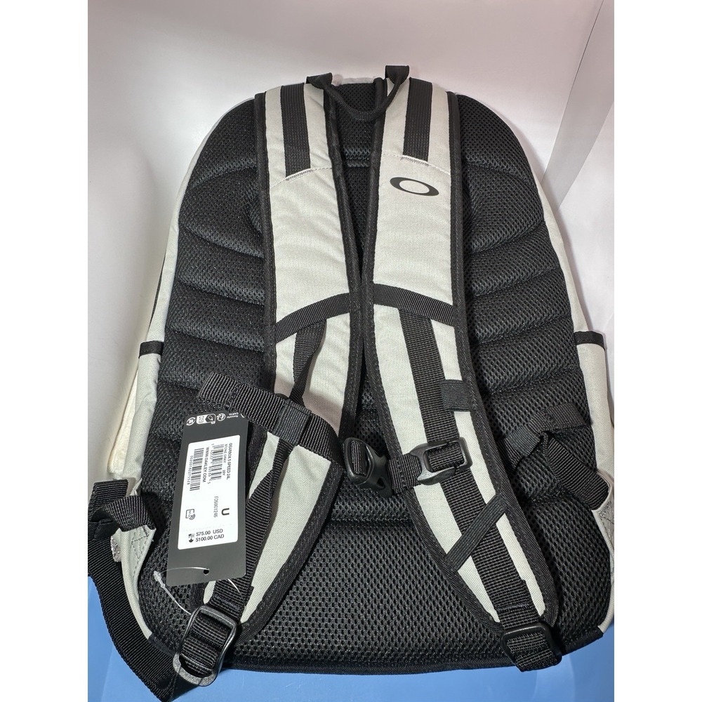 Oakley Gearbox 5 Speed 24L Backpack Stone Gray/Black NWT - Picture 5 of 8